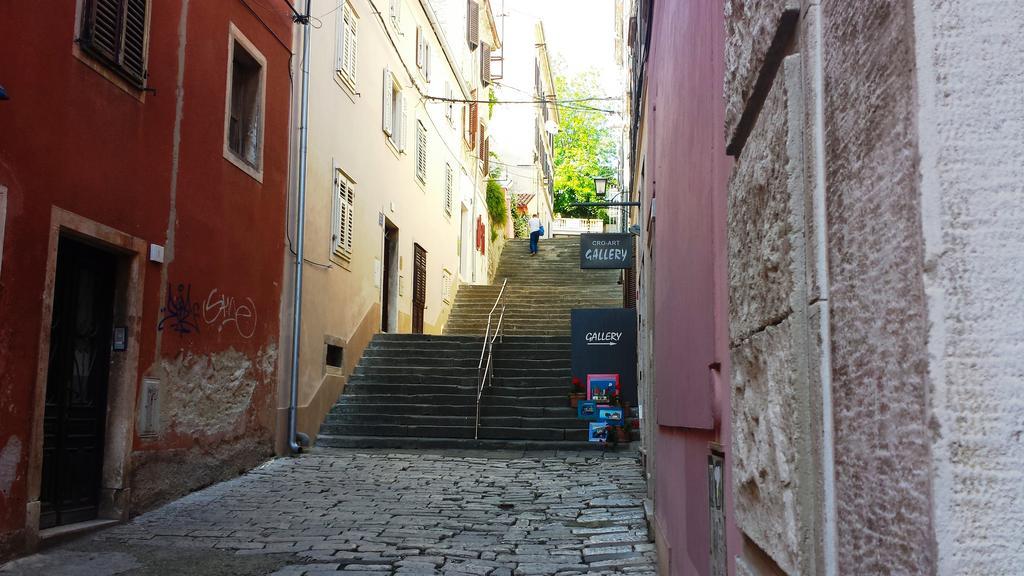 بولا Apartment Asja Old City Center المظهر الخارجي الصورة