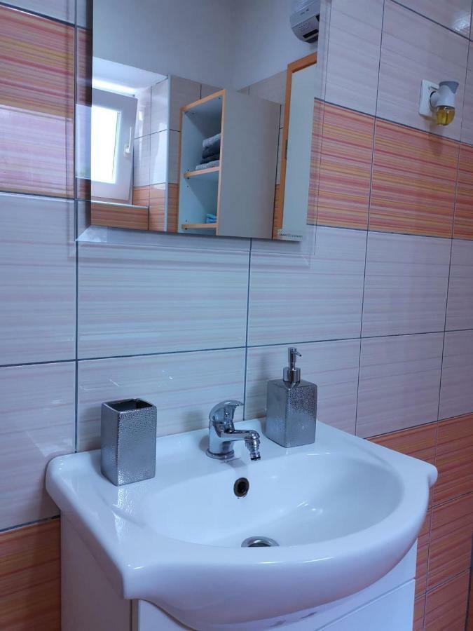 بولا Apartment Asja Old City Center المظهر الخارجي الصورة