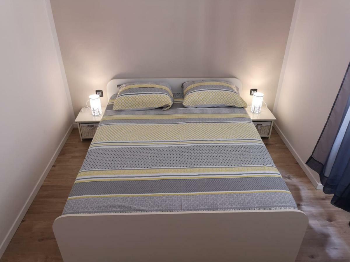 بولا Apartment Asja Old City Center المظهر الخارجي الصورة